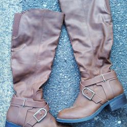 Woman's Boots Size 6.5