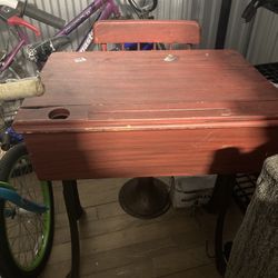 Small Desk And Chair (top Opens For Storage)