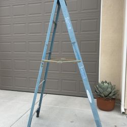 WERNER 8FT LADDER 300LBS