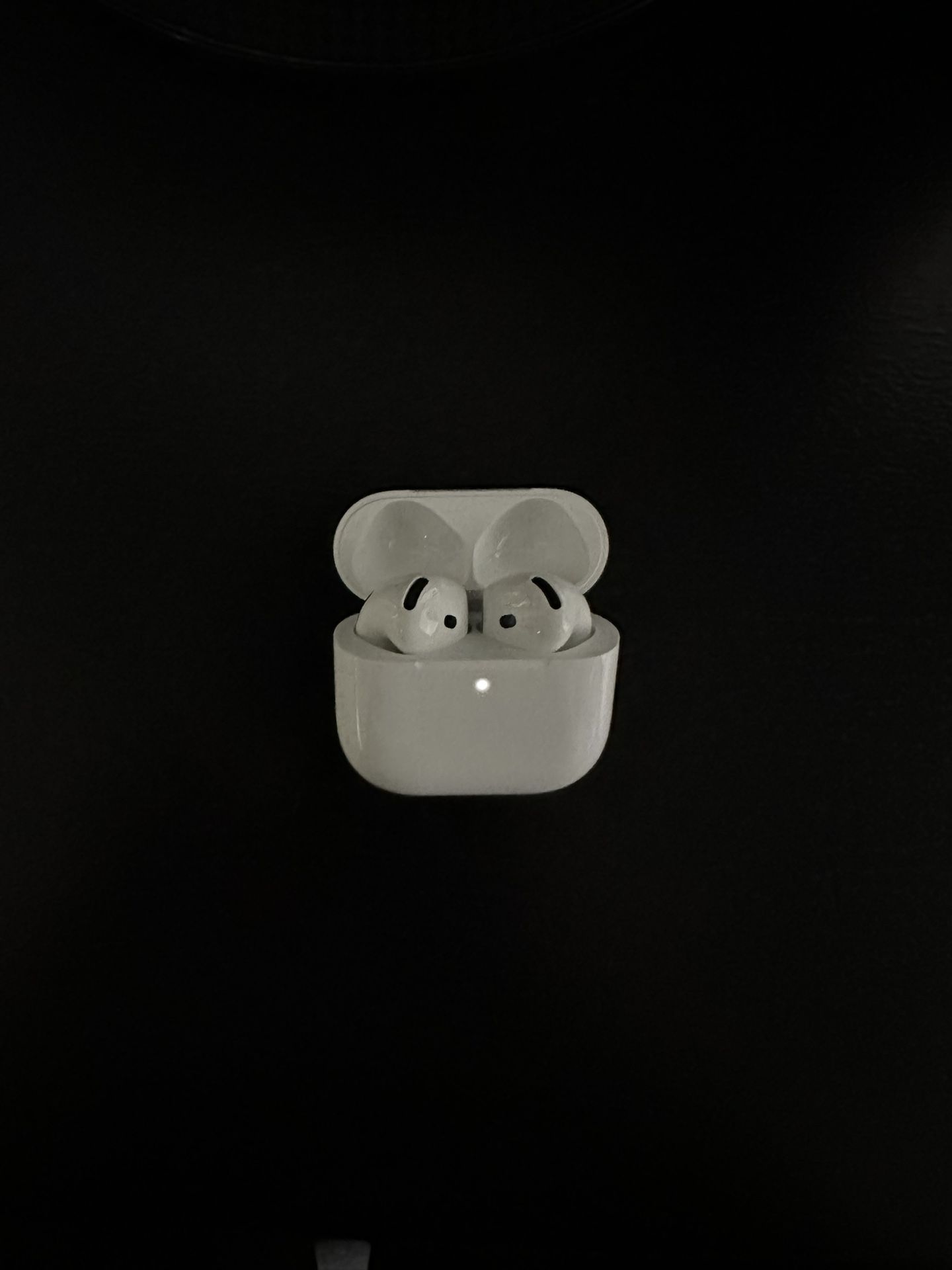 Airpods 4 Noise Cancellation