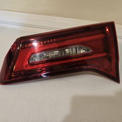 2014-2020 Acura MDX RIGHT Passenger Inner Taillight