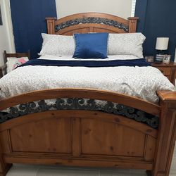 Queen bedroom Set With Nightstand And Large Dresser