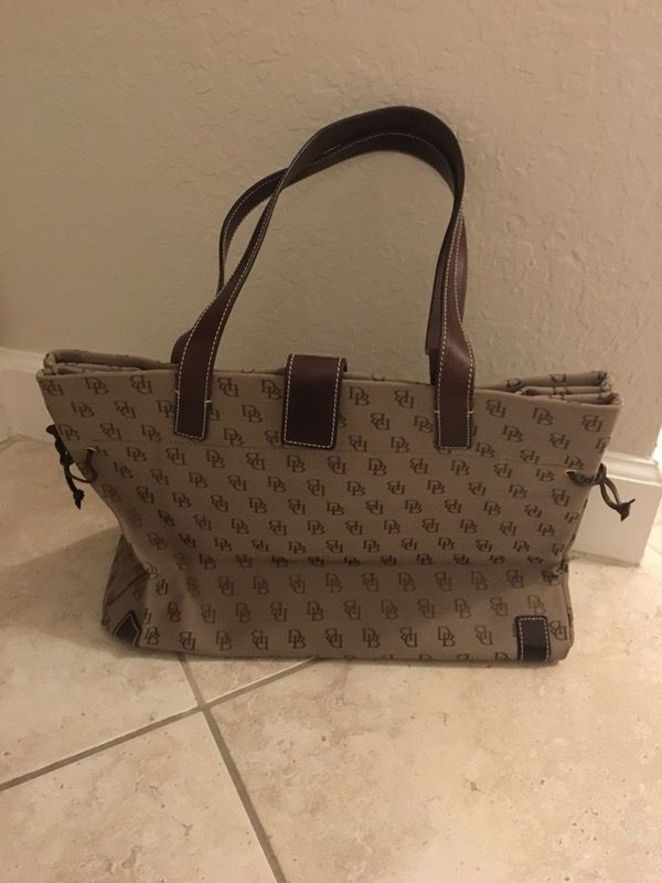 Dooney Bourke Signature Tote in Brown