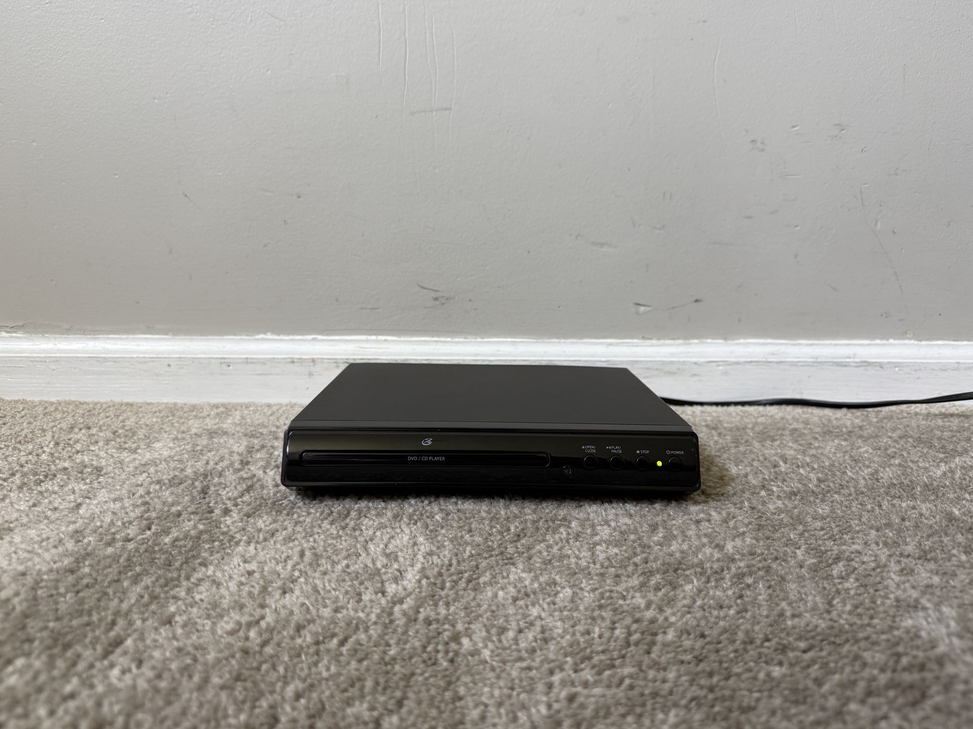 GPX D200B Single Compact Disc CD DVD Player