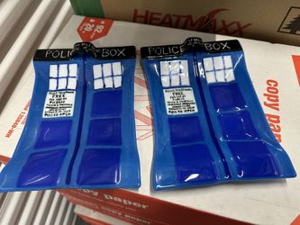 Set of glass sushi plates - Dr. who themed