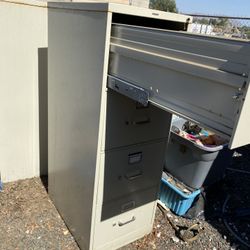 3 Metal File Cabinete