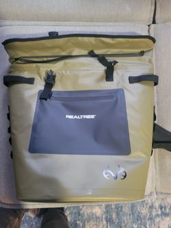 REALTREE BACKPACK COOLER 
NEW.    2 AVAILABLE 
11525 S HALSTED/7111.S WESTERN 
35$  CASH ONLY