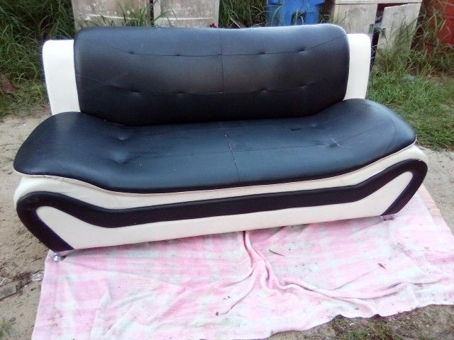 Black And White Leather Couch Can Use It Inside Or Outside On The Patio $50 Delivery Available
