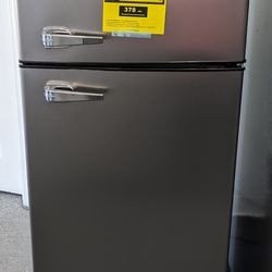 New Frigidaire Mini Refrigerator 