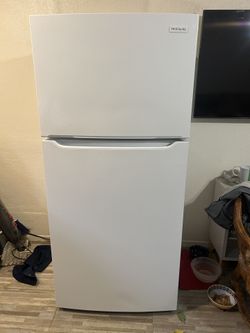 REFRIGERATOR NEED GONE TODAY