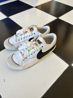 Nike Blazers Low Top Women’s 7.5