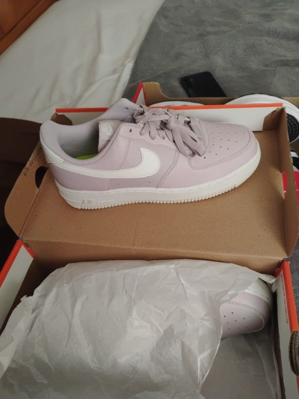 Woman's Air Force Violet