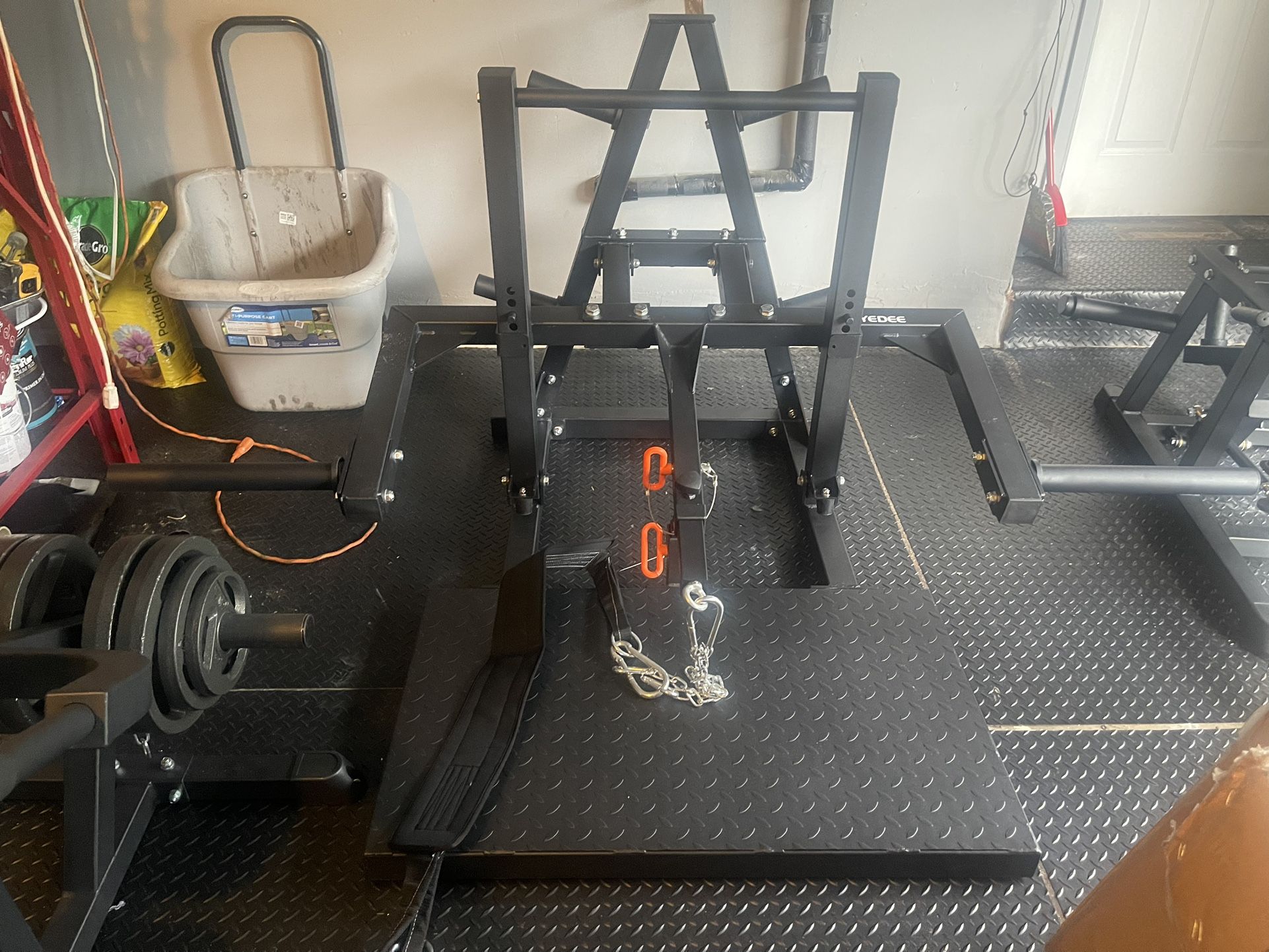belt squat machine ( brand new )