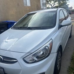 2016 White Hyundai 