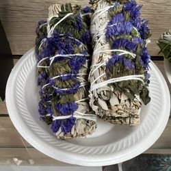White Sage Smudge With Purple Sinauta $5.99 Each 