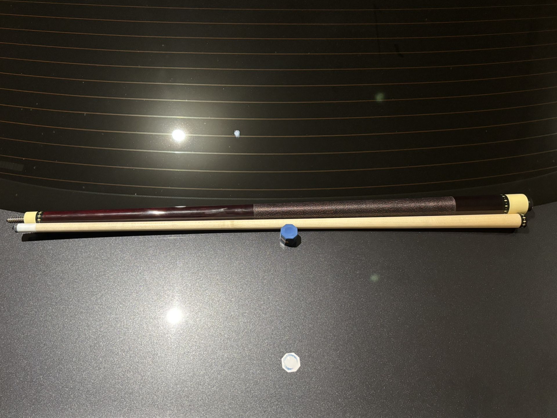 McDermott Lucky L6 Pool Cue with FREE Predator 1080 Chalk