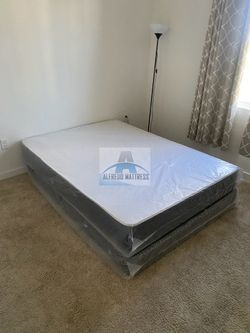 Full mattress with box spring (2pc set - new) 