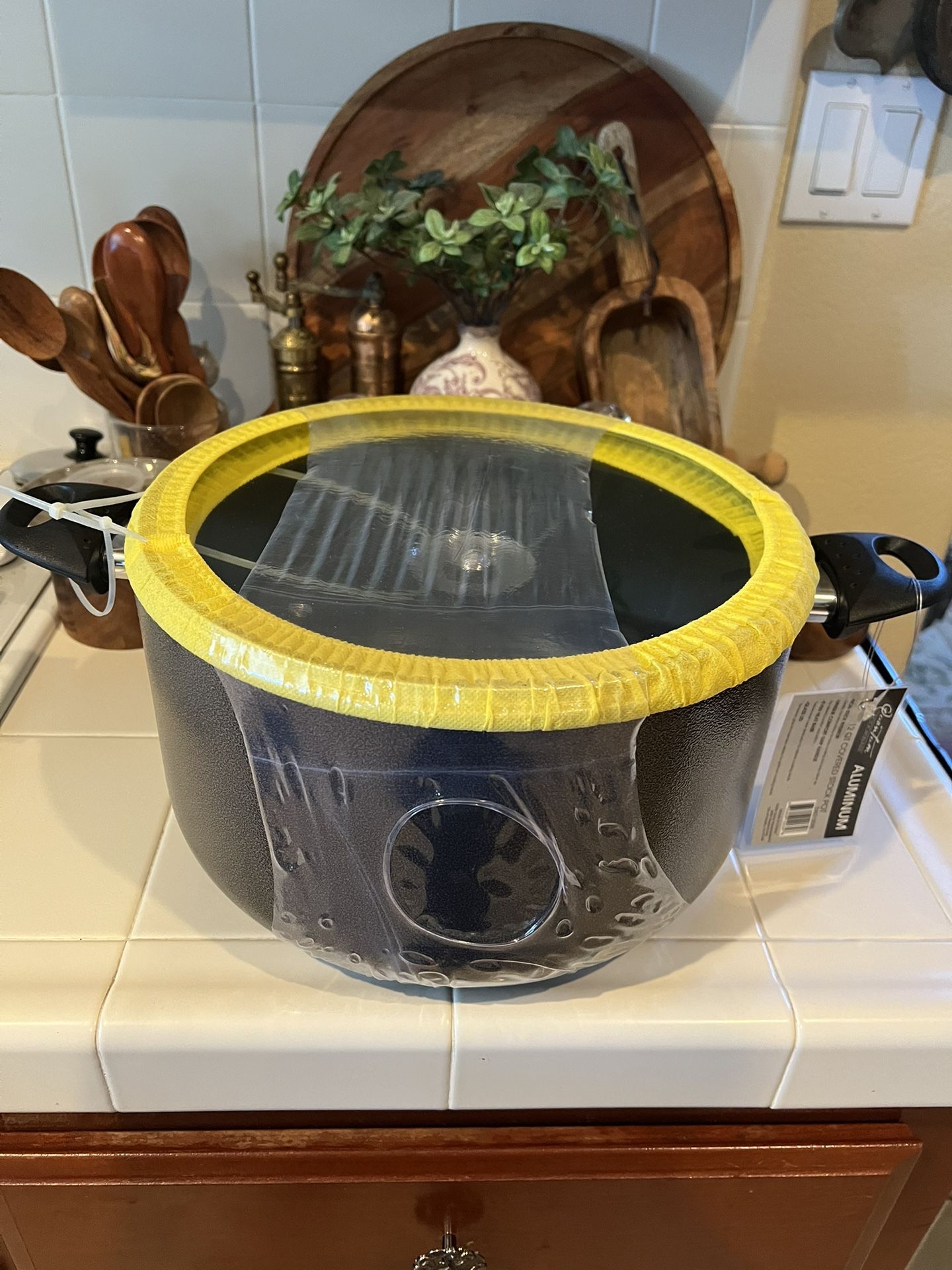 12 QT Covered Cook Pot