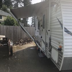 2012 Spring Dale Camper Trailer 22’