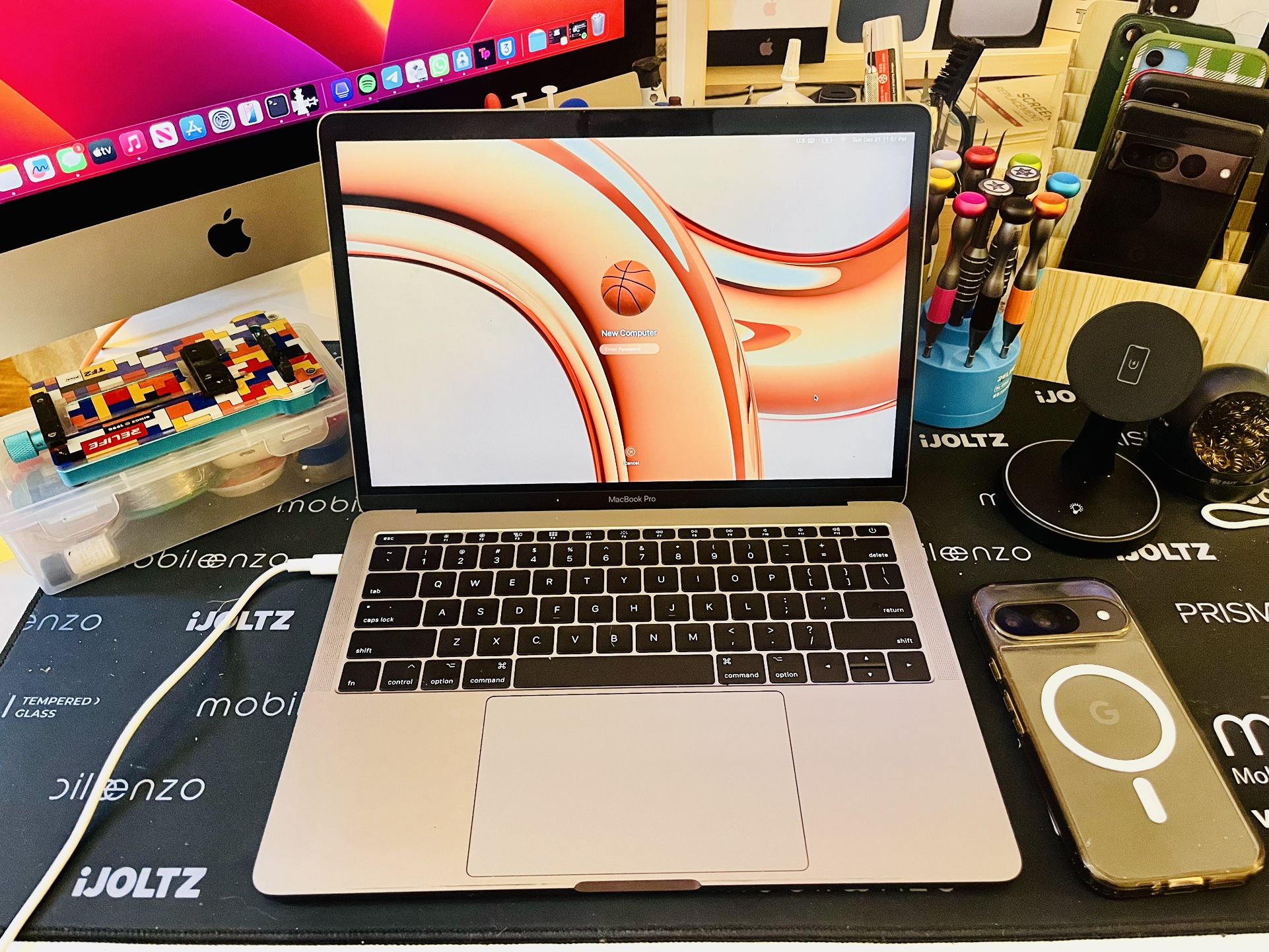 13” A1708 MacBook Pro 2.3Ghz i5 8Gb Ram 128Gb SSD