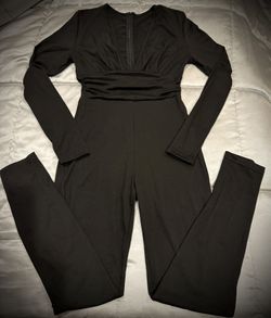 Woman’s Black Jumpsuit ✨