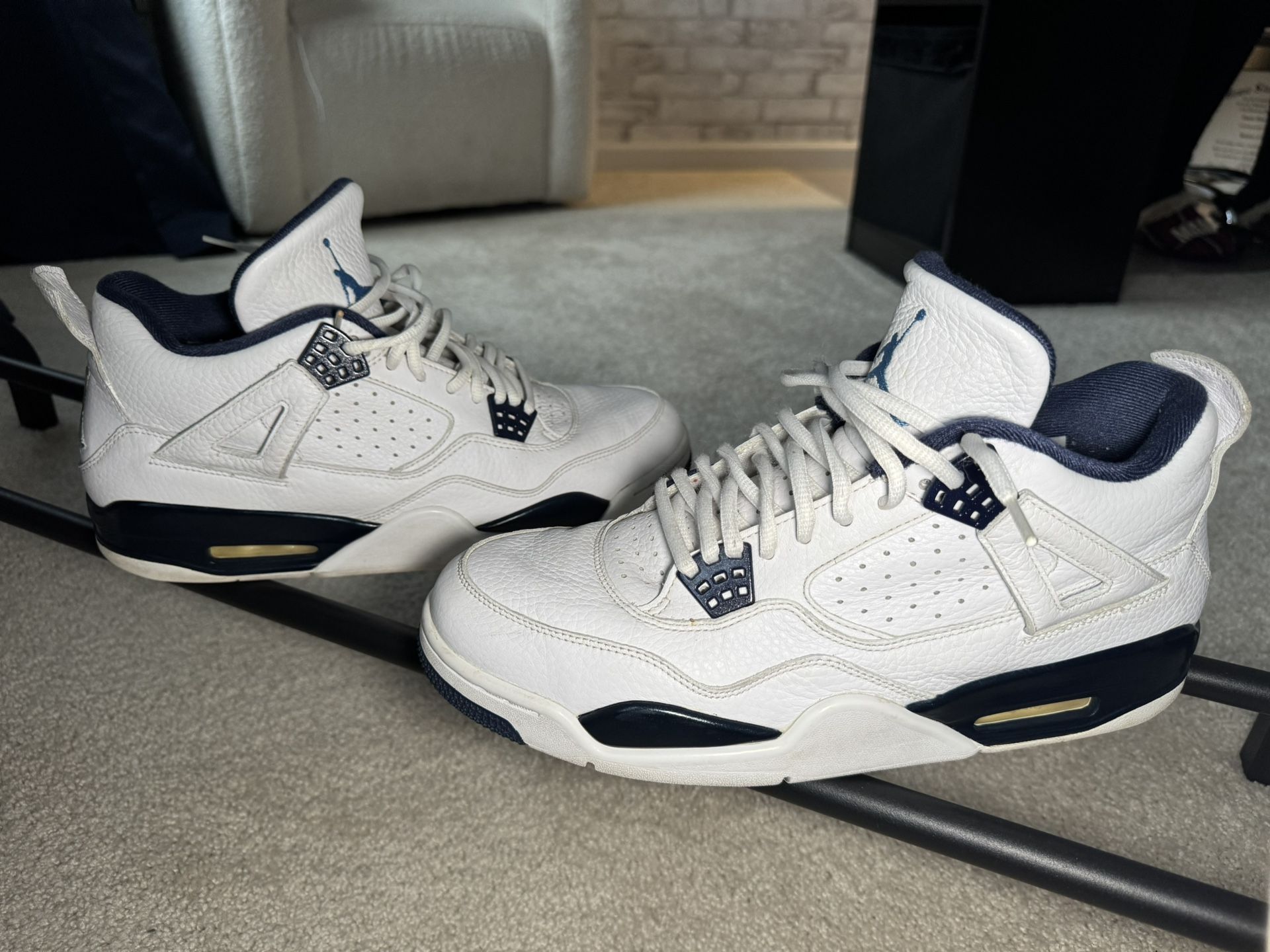 Air Jordan 4 Columbia