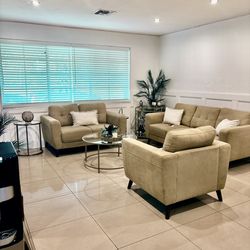 Rooms to go living room set