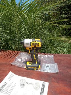 DeWalt  20 v new XR.  Impact drill.   3 speed.  W/ clip.  Brushless motor