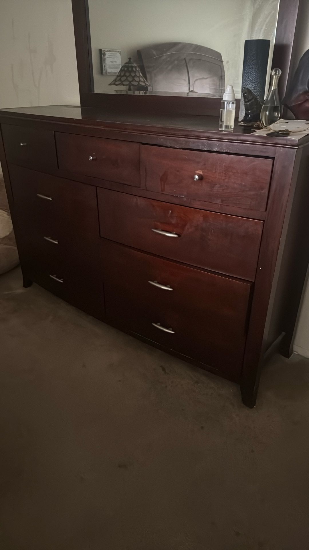 Dresser With Mirror