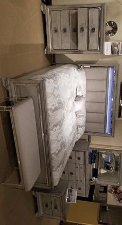 Vail Gray LED Panel Bedroom Set - New