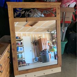Mirror That Comes With The Set 