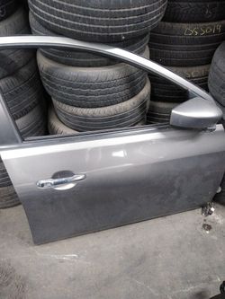 2013 2019 versa right front door