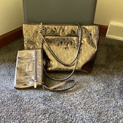 Authentic Michael Kors Purse And Wristlet