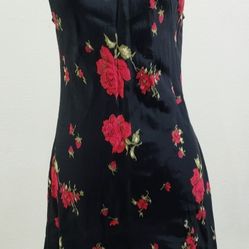Rose Dress size Woman's 11/12 RUNS SMALL 