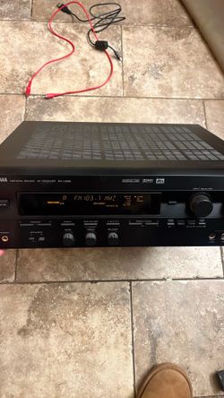 Yamaha RX-V596 receiver