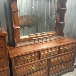 BroyHill Dresser Set With Mirror