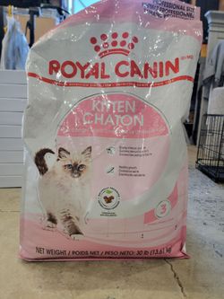 Cat food royal canin kitten