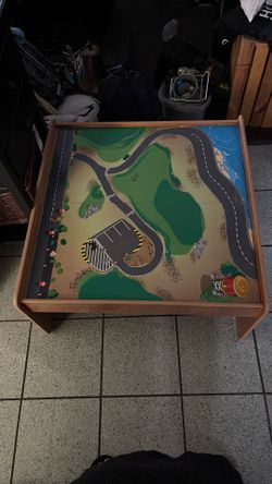 Kidkraft Train Table In Excellent Condition