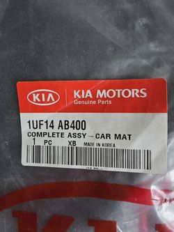 Brand new KIA Sorento car mats.