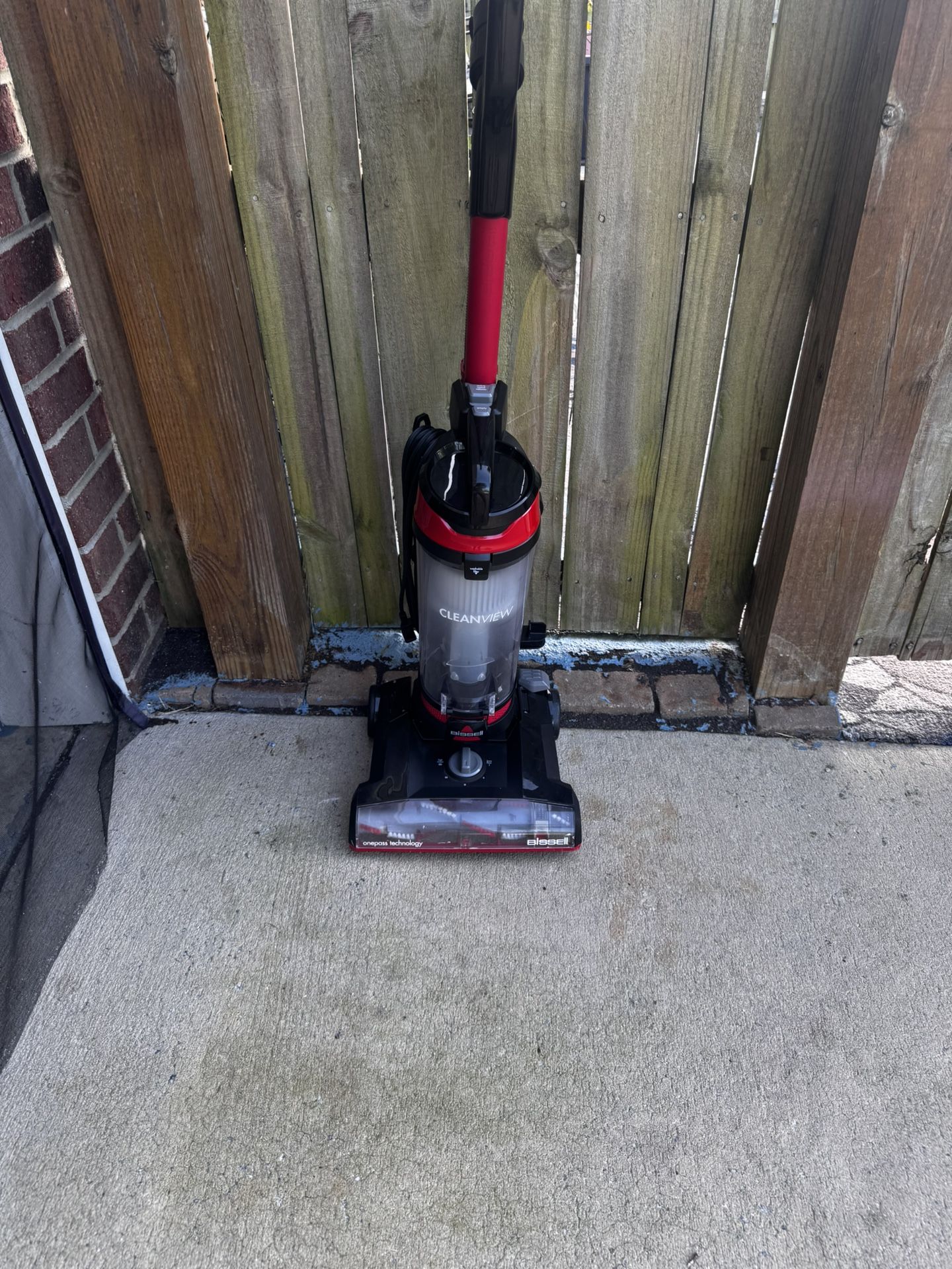 BISSELL CleanView Rewind Bagless Pet Upright Vacuum Cleaner