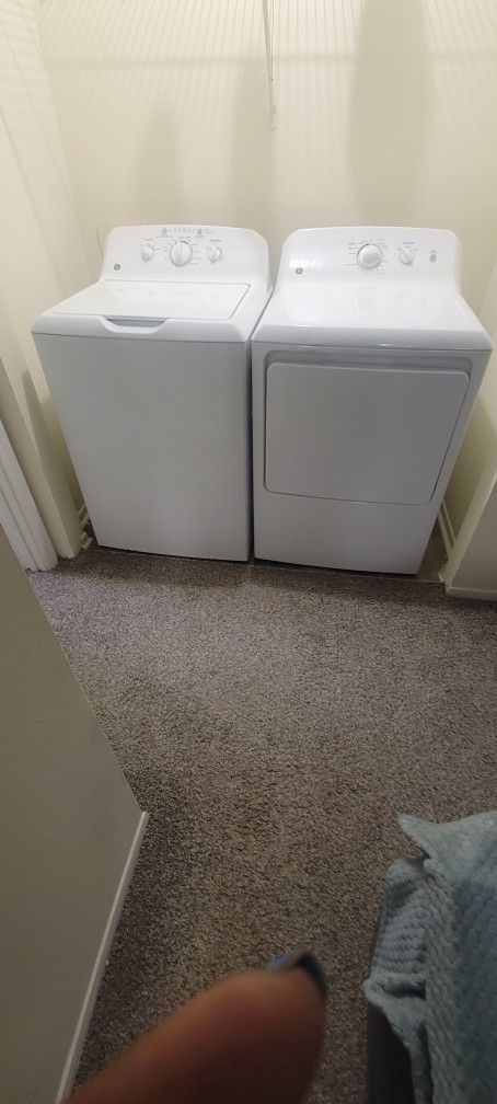 GE Washer and dryer,   White 
