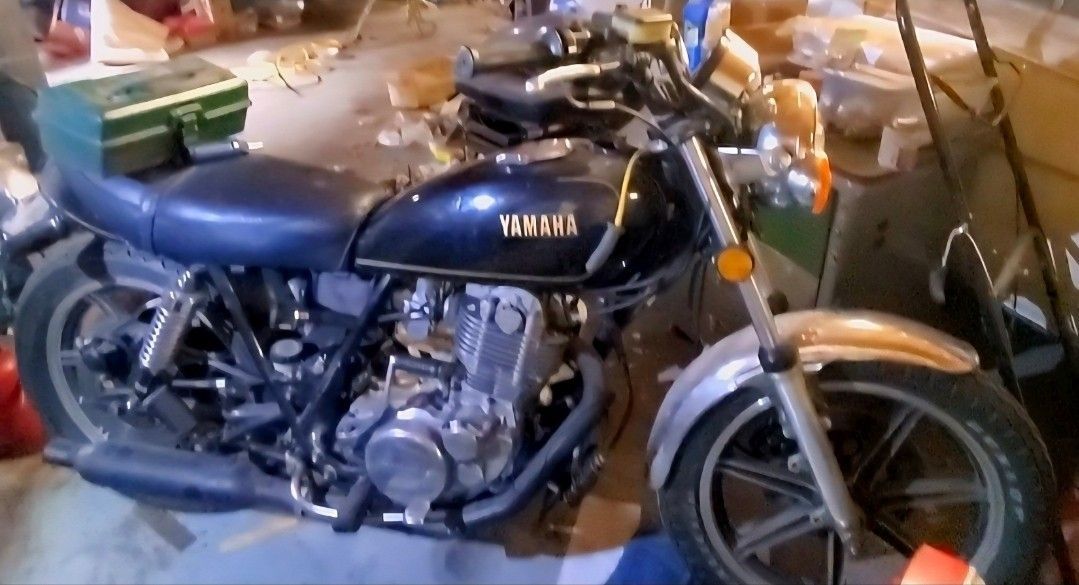 1979 Yamaha XS 450 ( Black )