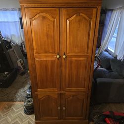 Ethan Allen media  cabinet