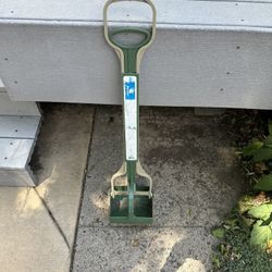 Top Paw Heavy Duty Scoop. 