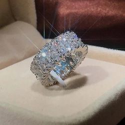 Fashion Round Full Zircon Stone Ring. Size 7