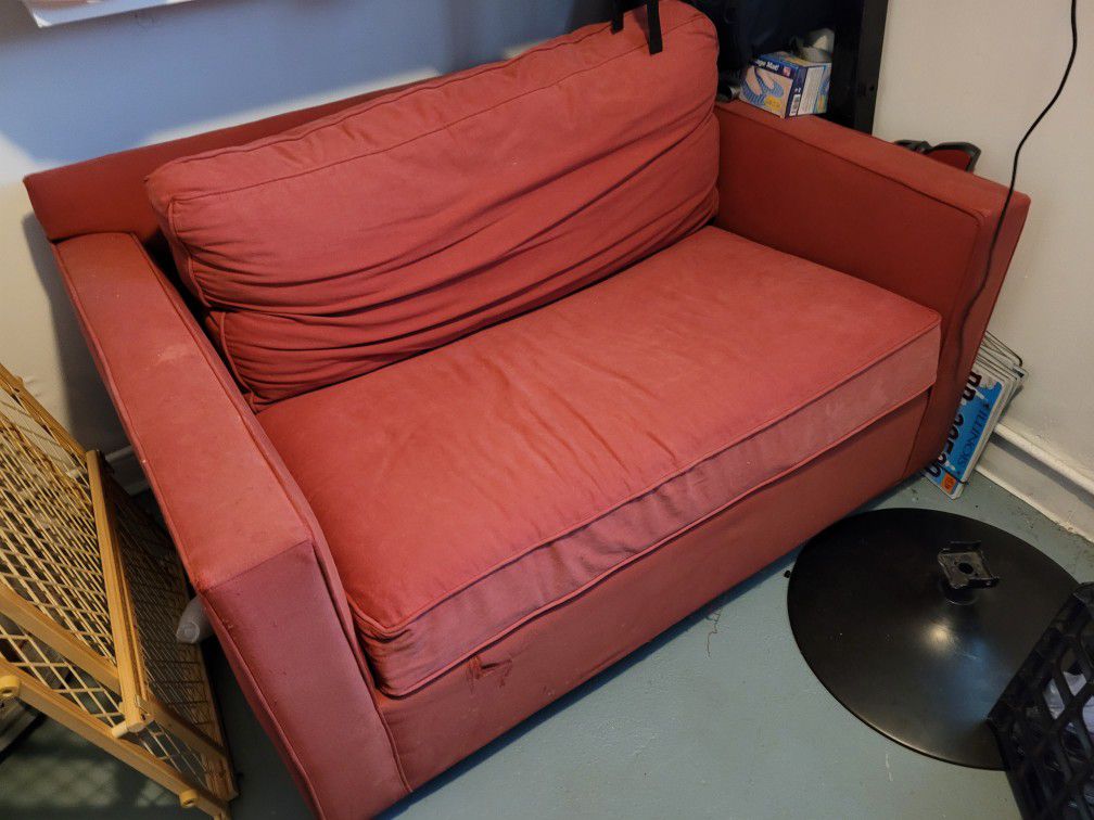 TWIN SIZE PULLOUT COUCH / LOVE SEAT / SOFA BED