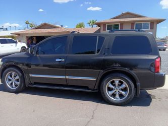 Infiniti QX56 Full-Size SUV Black