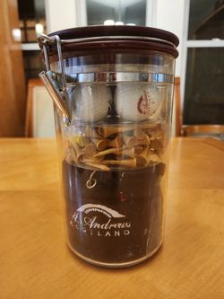 St. Andrews Executive Golf Jar with Tees, Towel, & 3 Titanium Golf Balls