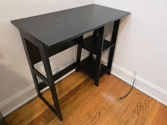 Mainstays Small Space Writing Desk – Great Condition (has been used during no more than 1 month)