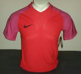 Nike Aeroswift Strike Top, University Red/Pink-Black, Size S